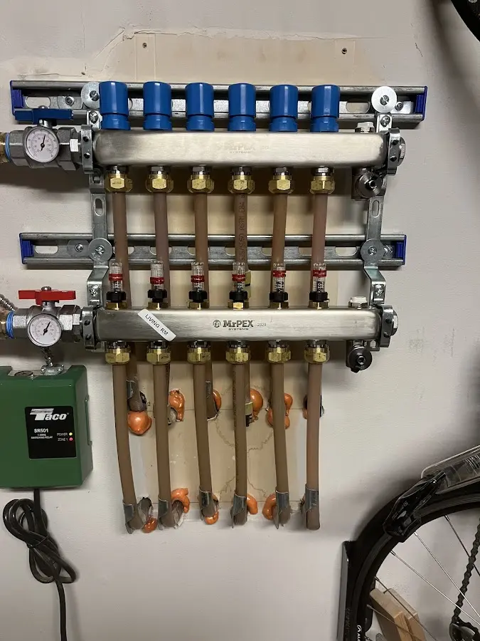 Plumber performing Gas Leak Detection at a residential property in East Renton Highlands